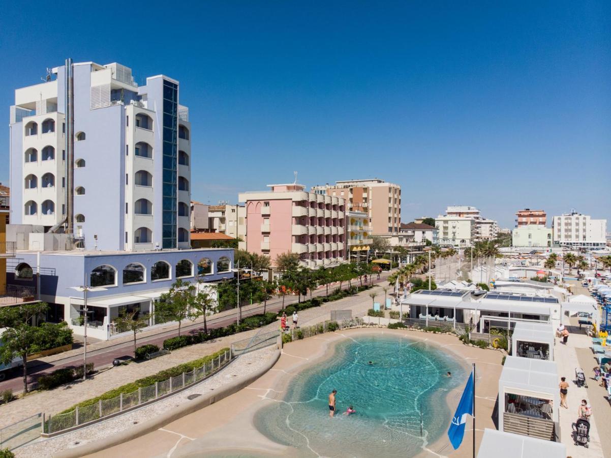 Hotel Alexandra - Beach Front - Healthy Xxl Breakfast & Brunch Until 12 30 - Parking Included Misano Adriatico Exterior photo