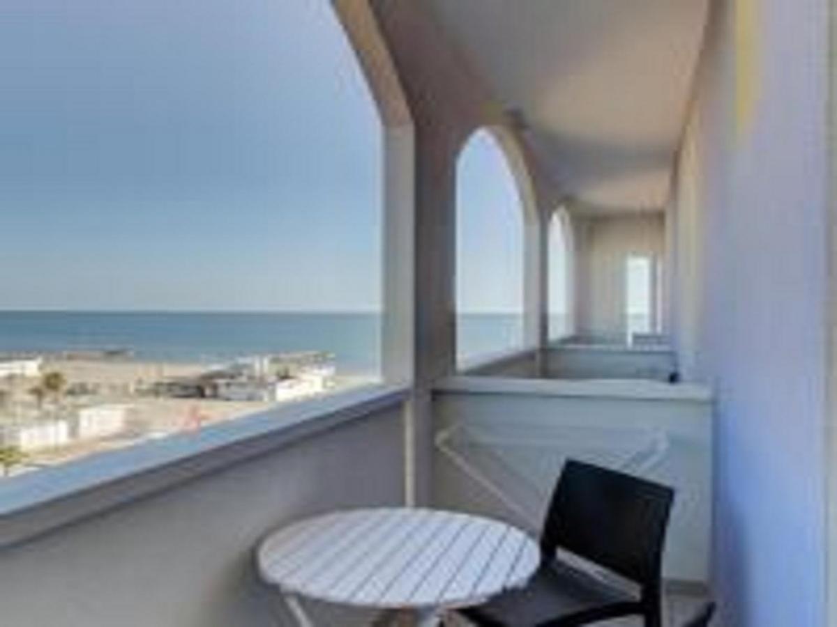 Hotel Alexandra - Beach Front - Healthy Xxl Breakfast & Brunch Until 12 30 - Parking Included Misano Adriatico Exterior photo