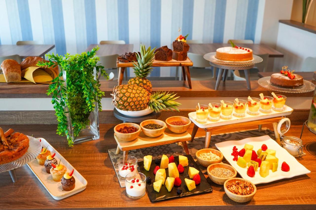 Hotel Alexandra - Beach Front - Healthy Xxl Breakfast & Brunch Until 12 30 - Parking Included Misano Adriatico Exterior photo