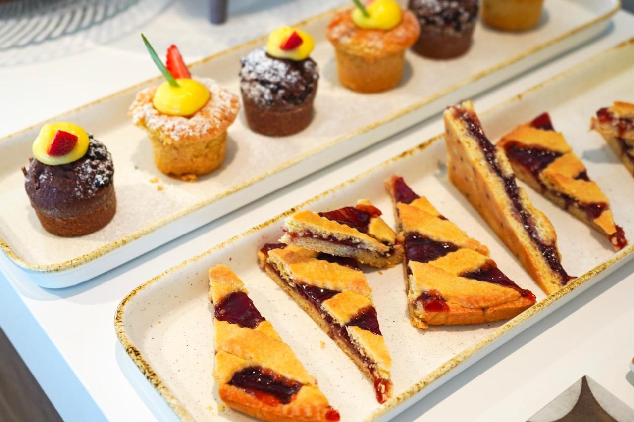 Hotel Alexandra - Beach Front - Healthy Xxl Breakfast & Brunch Until 12 30 - Parking Included Misano Adriatico Exterior photo