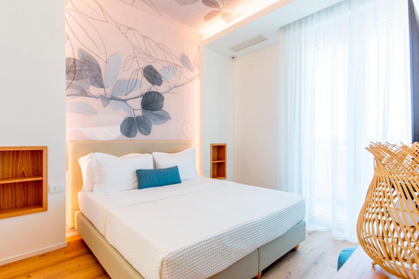 Hotel Alexandra - Beach Front - Healthy Xxl Breakfast & Brunch Until 12 30 - Parking Included Misano Adriatico Exterior photo