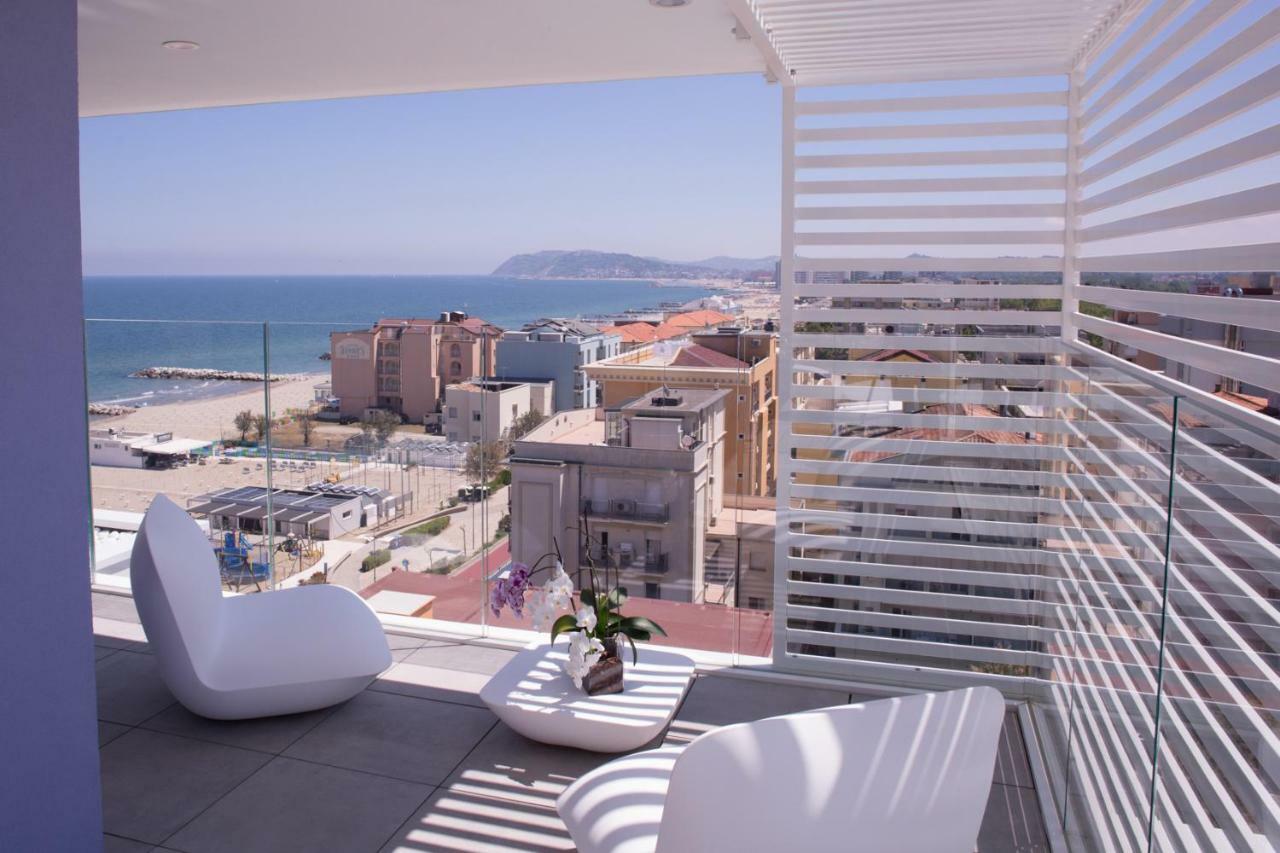 Hotel Alexandra - Beach Front - Healthy Xxl Breakfast & Brunch Until 12 30 - Parking Included Misano Adriatico Exterior photo